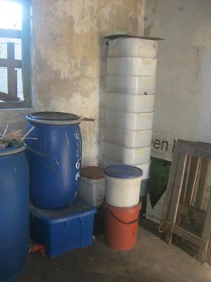 A variety of worm breeding bins